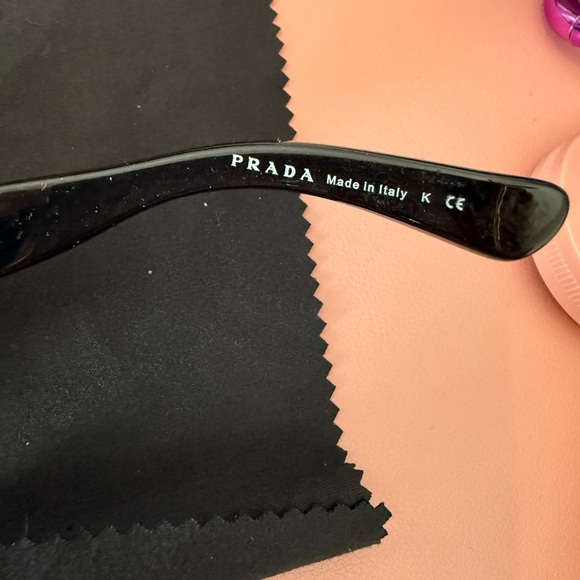 Elegant Black Prada Sunglasses main image 4